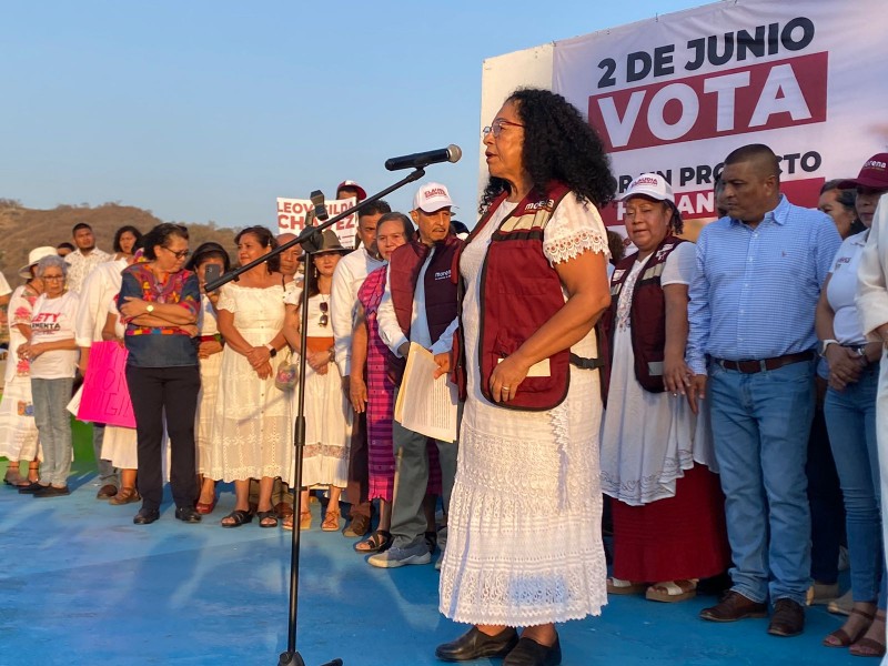 Leovigilda Chavez arranca campaña por la Presidencia de Zihuatanejo
