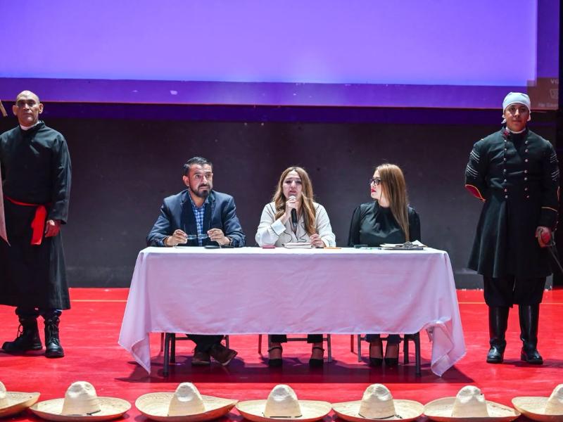 Lerdo presenta cartelera patria