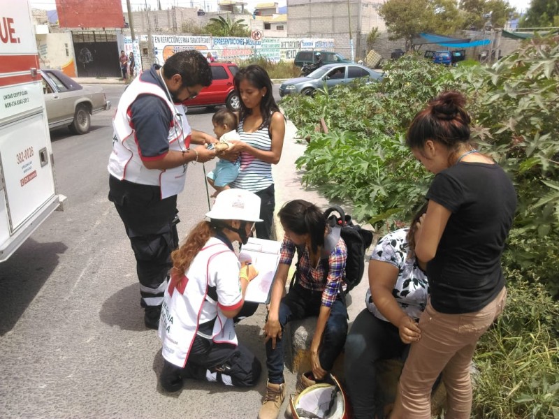 Lesionados al chocar contra taxi