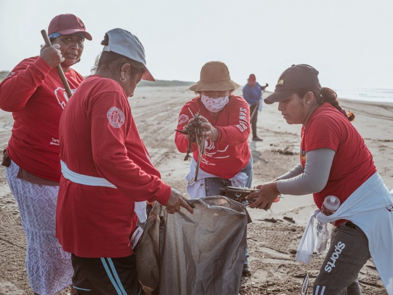 Levantan una tonelada de basura en Puerto Arista