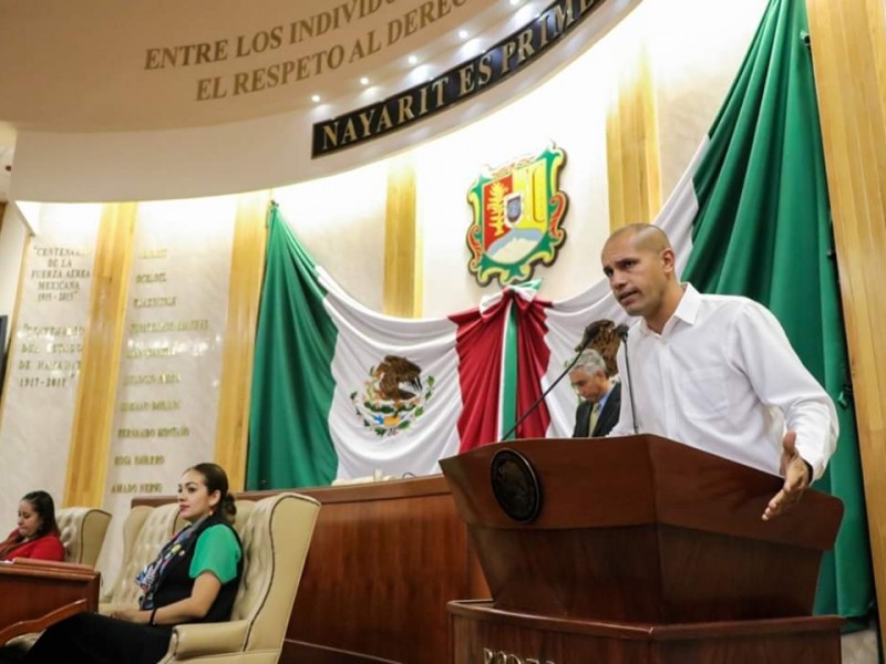 Ley burocrática laboral pretende acabar con privilegios: Salcedo