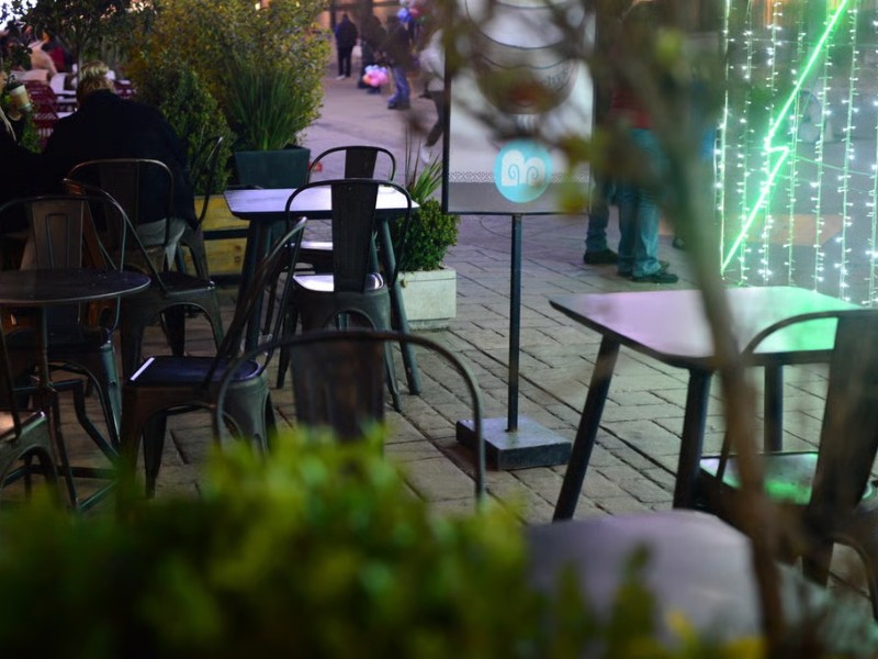 Restaurantes consideran cerrar por ley seca