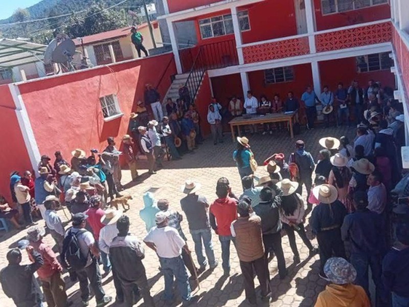 Liberan a autoridades retenidas tras diálogo en Santa María Apazco