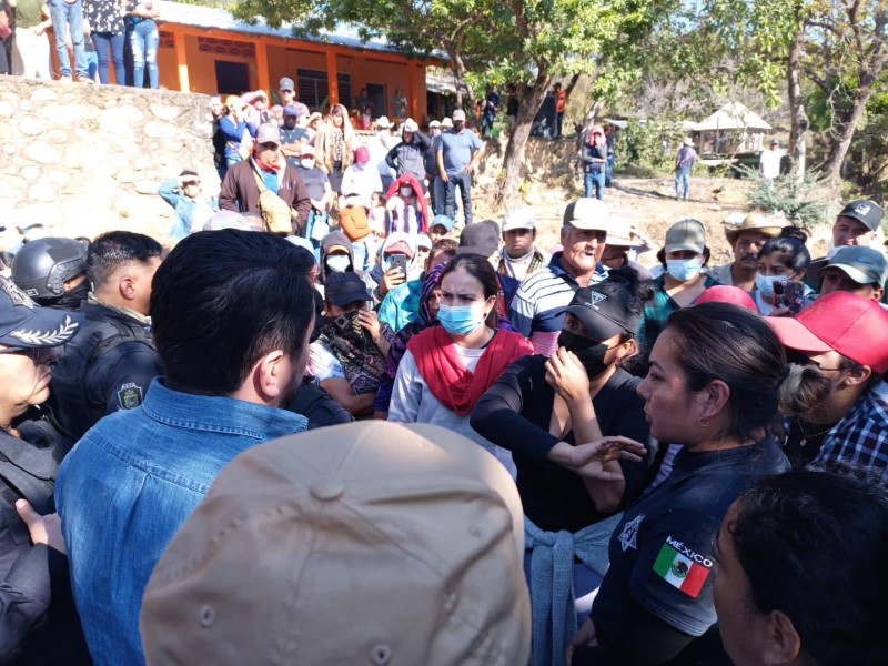 Liberan a policías retenidos en la sierra de Guerrero
