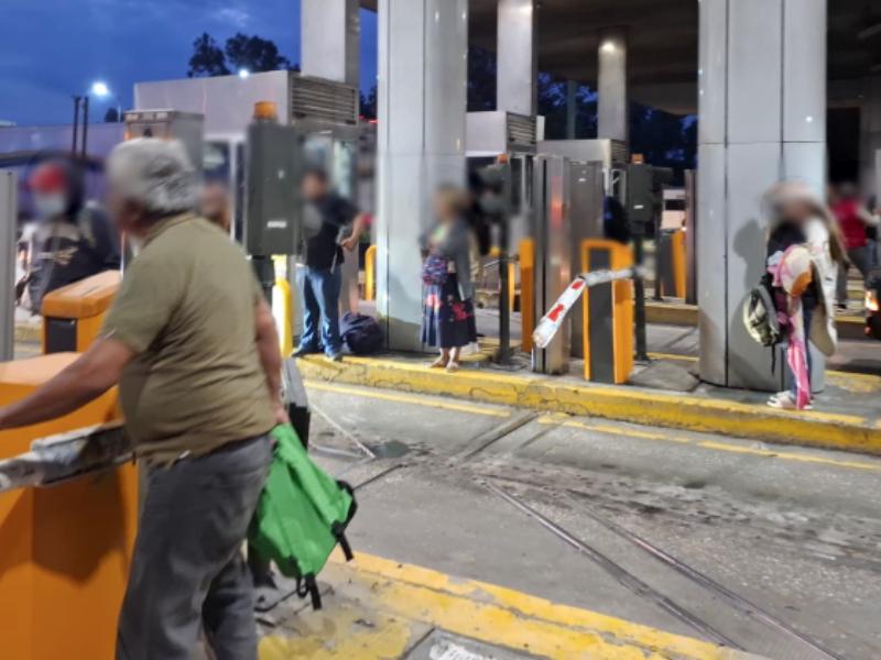 Liberan caseta de Amozoc tras protesta, pero continúa el tráfico lento