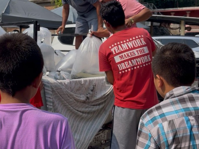Liberan más de 100 mil alevines de tilapia en Lázaro Cárdenas