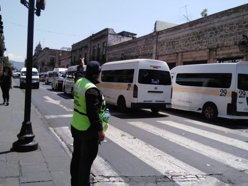 Liberan transportistas bloqueo contra ciclovía en Morelia