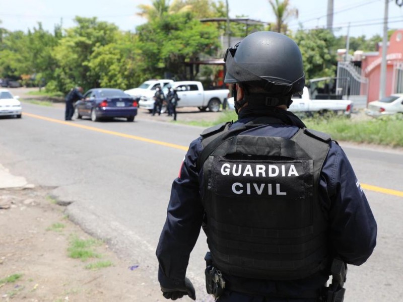 Liberan vialidades en el municipio de Múgica tras reportarse bloqueos