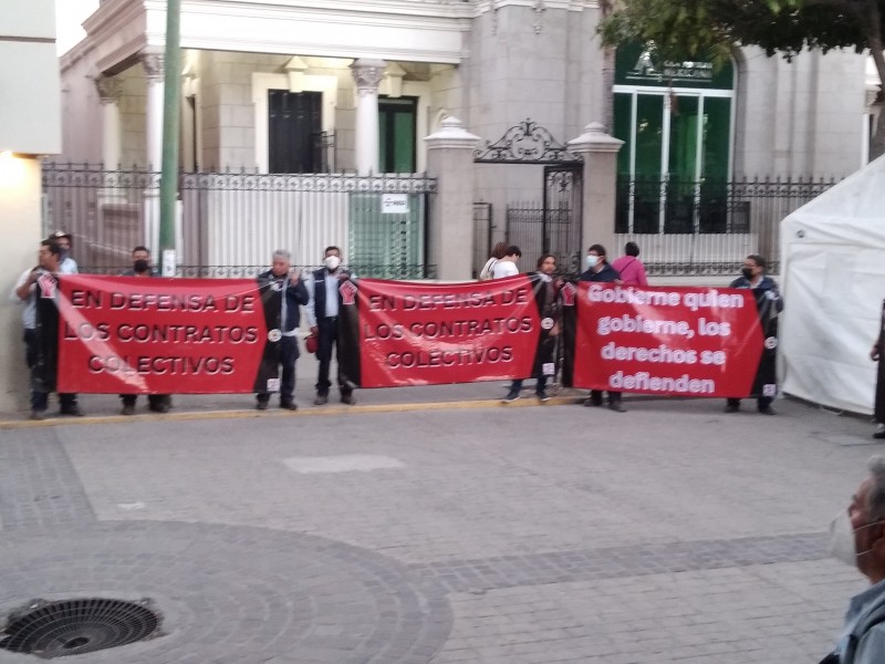 Líderes marchan en defensa de derechos humanos y laborales