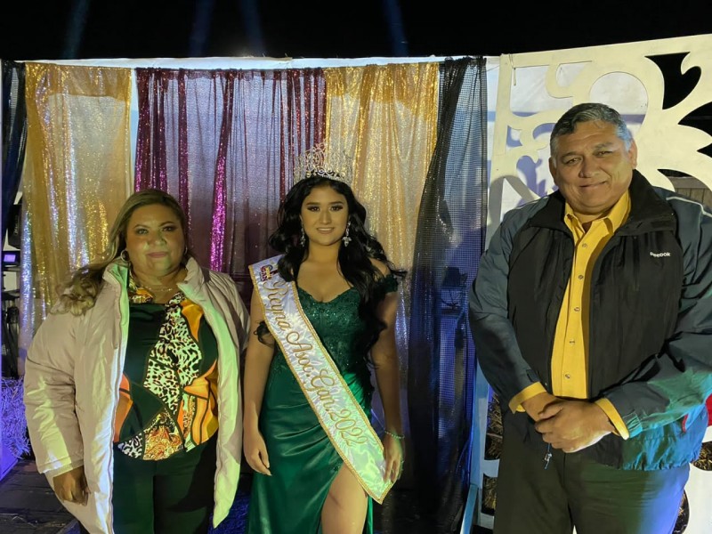 Lidia Valdés Valenzuela como Reina de la Expo-Gan