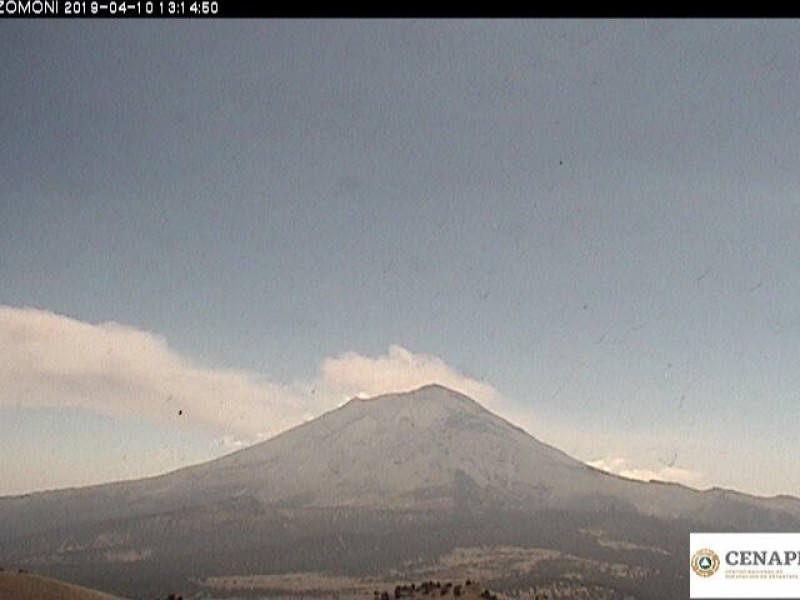 Ligera emisión de gases y ceniza del Popocatépetl