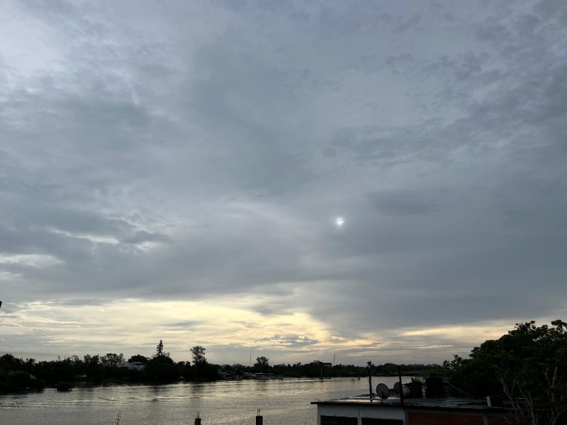 Ligeras lluvias y descenso del calor en Veracruz