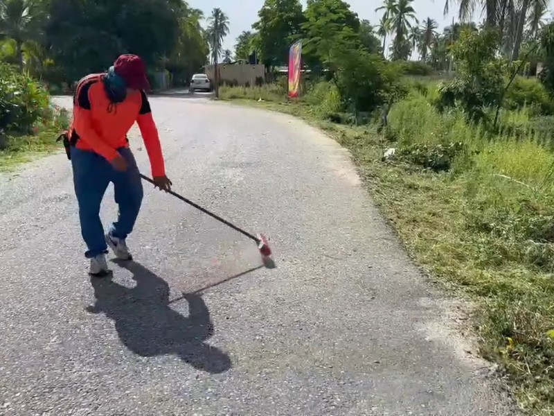 Limpian Barra de Potosí para recibir a turistas
