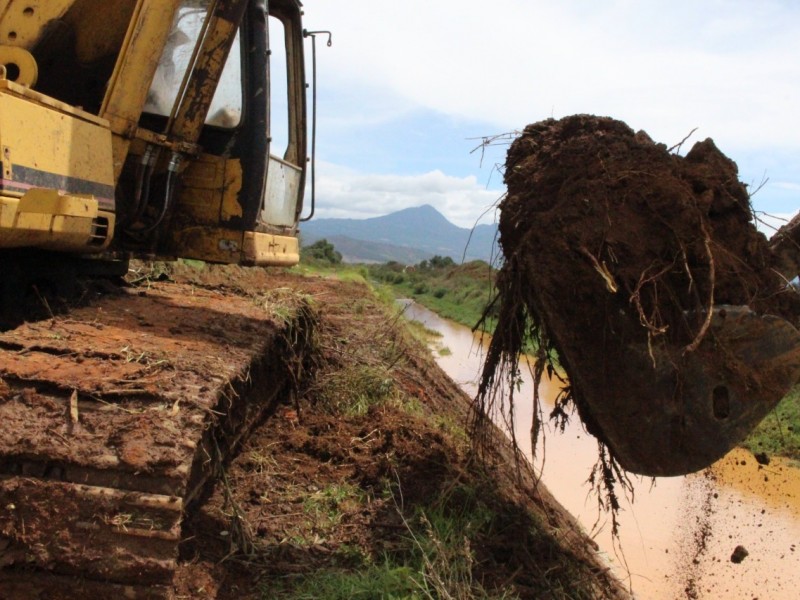 Limpian drenes y ríos en la zona rural de Morelia