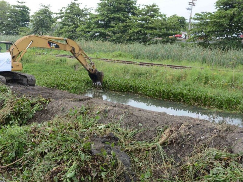 Limpieza del canal de la Zamorana para evitar inundaciones