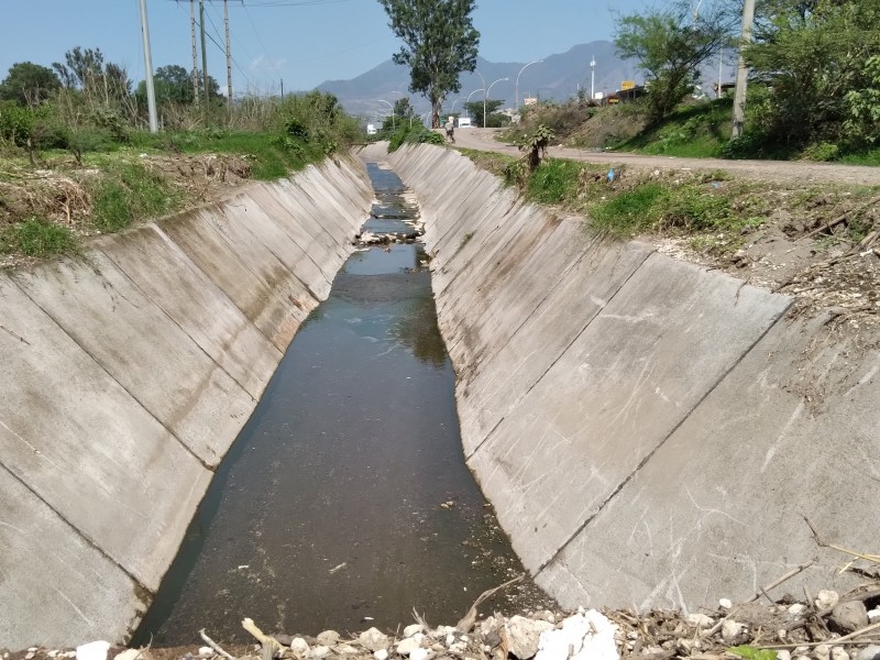 Limpieza del canal pluvial evitó inundaciones en Valle Real