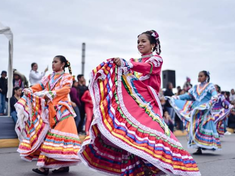 Listo desfile del 20 de noviembre en Tuxpan