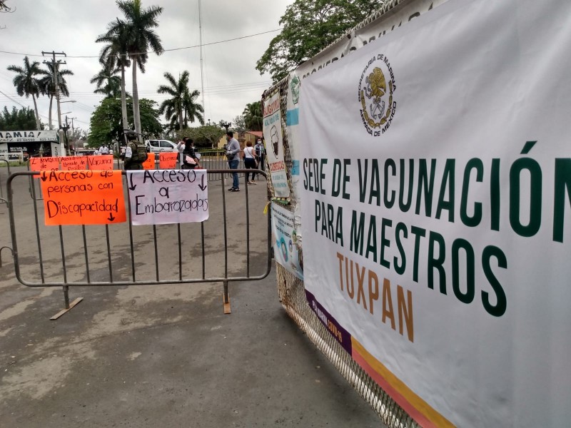 Listos los maestros para jornada de vacunación en Tuxpan