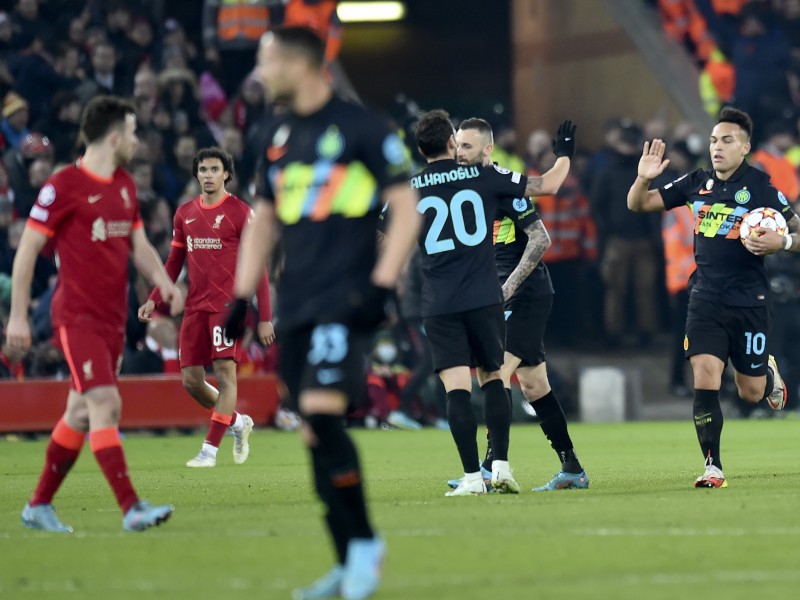 Liverpool 0-1 Inter. Una tarjeta roja marcó la diferencia