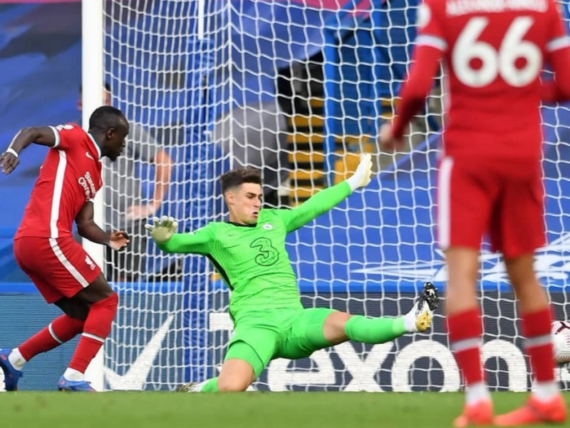 Liverpool vence a Chelsea. Error del arquero Kepa fue factor