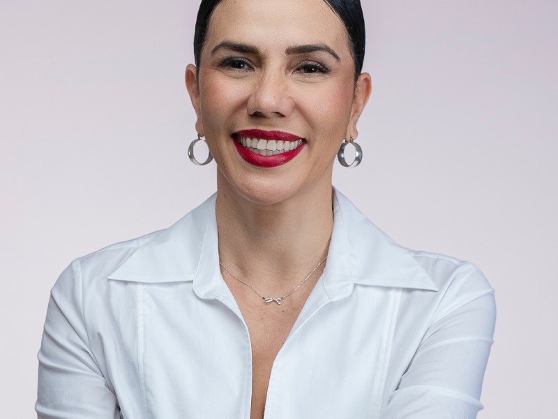 Liz Tapia a la cabeza con primeros resultados del PREP