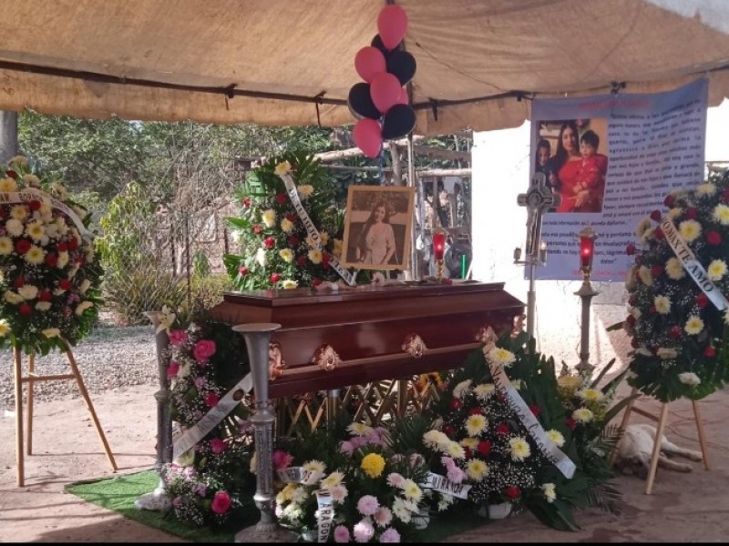 Lizeth Muñoz fue velada y sepultada este martes