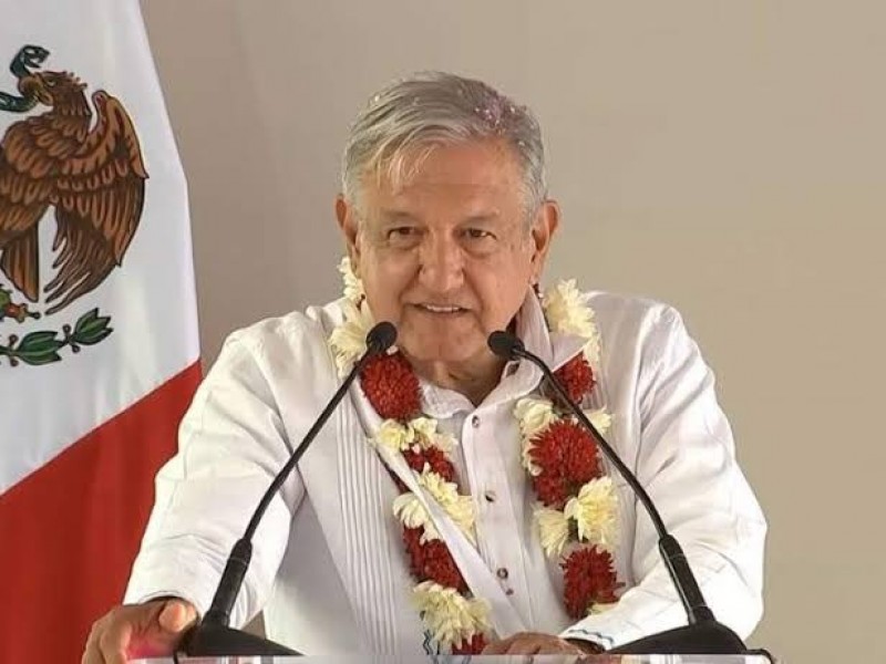 Llama AMLO a evitar tentaciones del poder