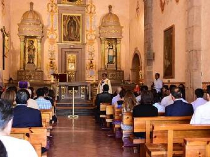 Llama Iglesia a quedarse en casas por COVID-19