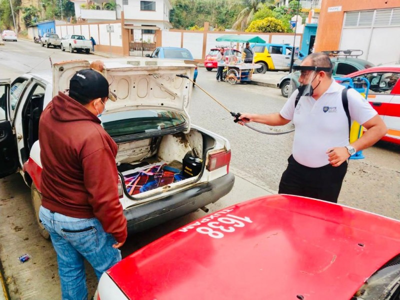 Llama Transporte Público a denunciar choferes desobedientes