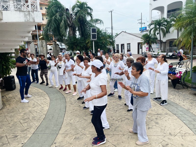 Llaman a adultos mayores de Tuxpan a la reactivación física