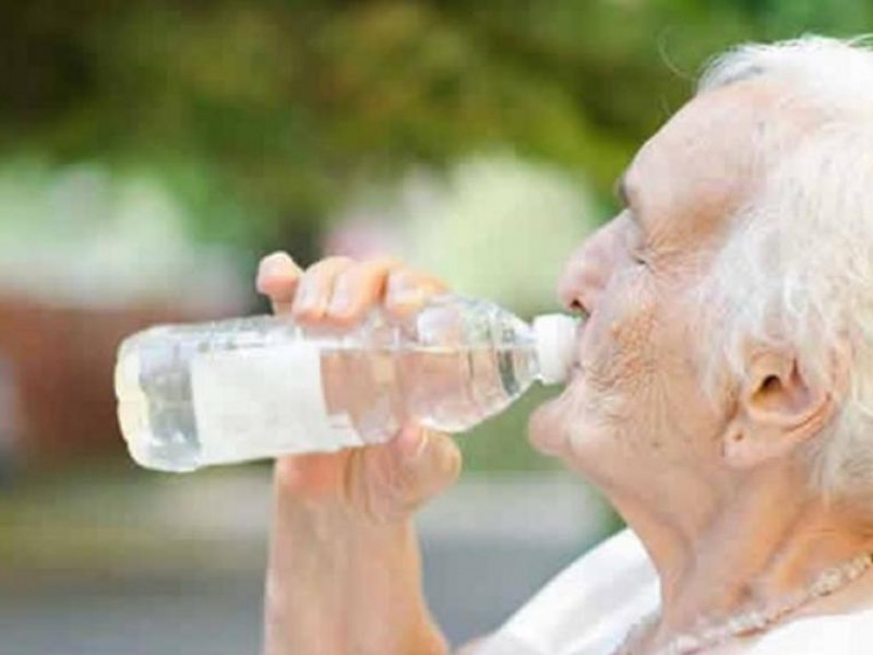 Llaman a evitar golpes de calor en adultos mayores