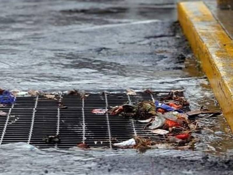 Llaman a jaconenses a no tirar basura para evitar encharcamientos