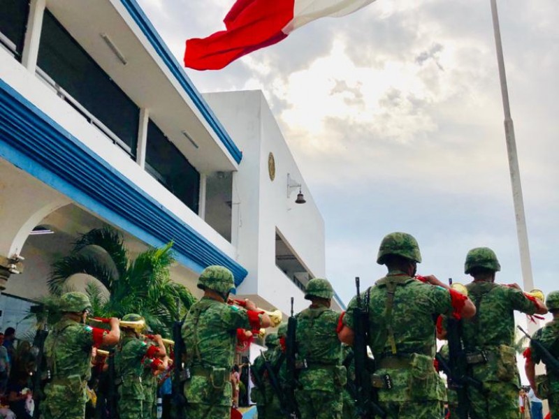 Llaman a padres a inculcar patriotismo en sus hijos