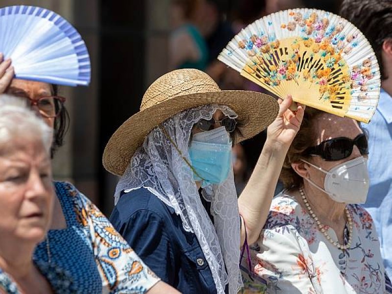 Llaman a protegerse del calor en Sonora