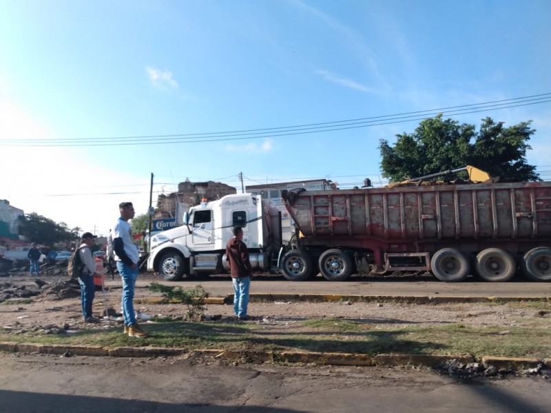 Llaman a tomar rutas alternas en périferico