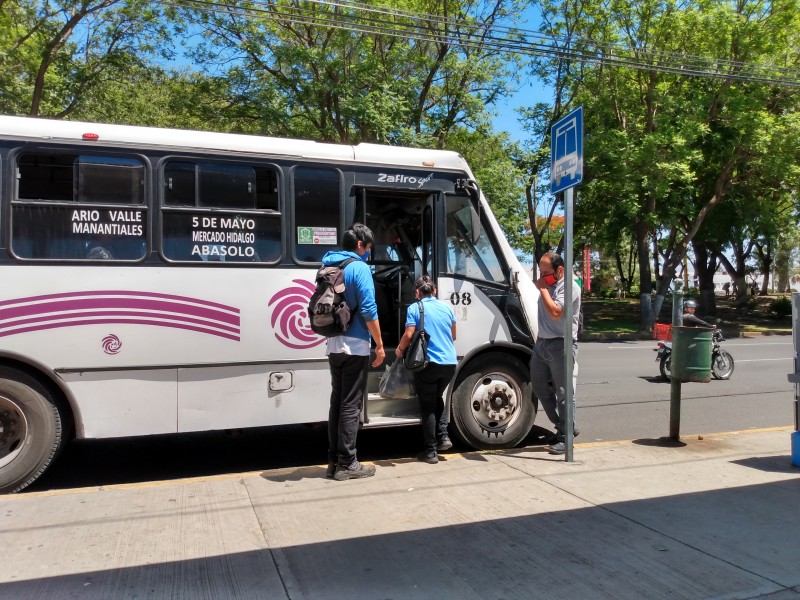 Llaman a transportistas a respetar paraderos establecidos