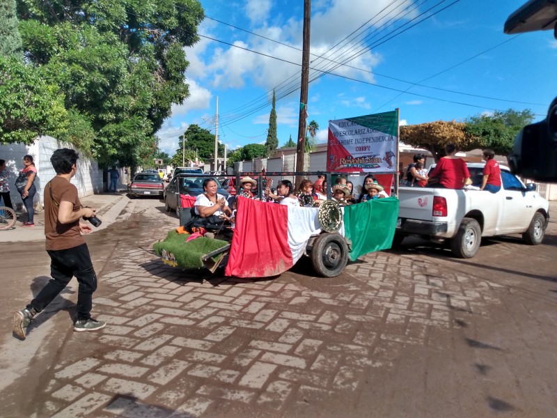 Llamativo desfile en la Villa de Ahome