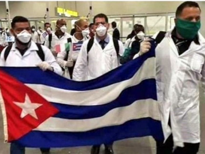 Llega a México primer grupo de médicos Cubanos