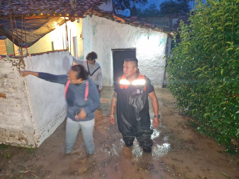 Llega agua hasta los 90 centímetros ante lluvias y granizada