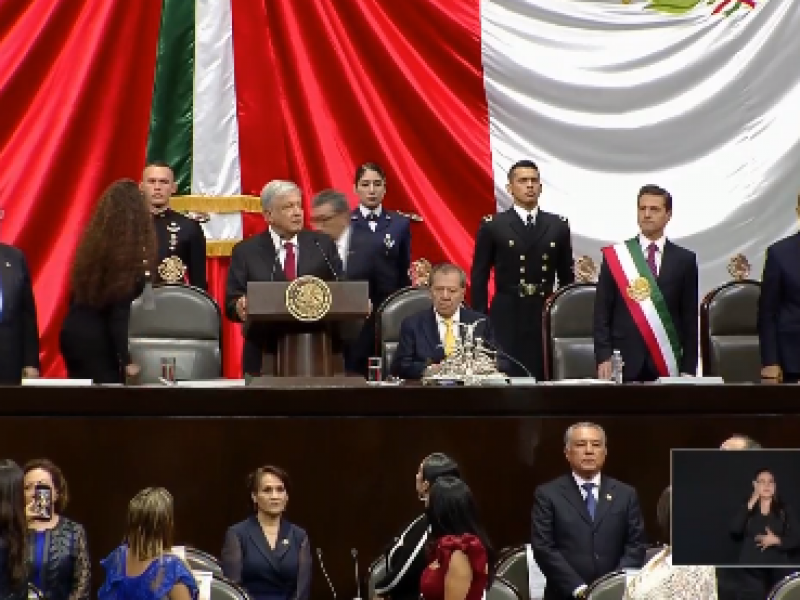 Llega AMLO a Palacio Legislativo de San Lázaro