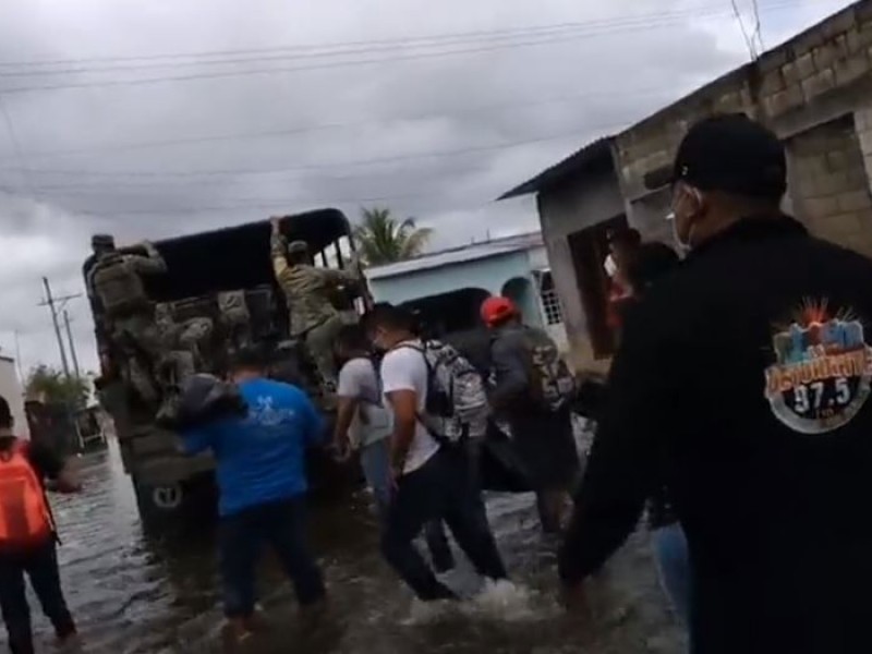 Llega ayuda de Chilac a paisanos de Tabasco