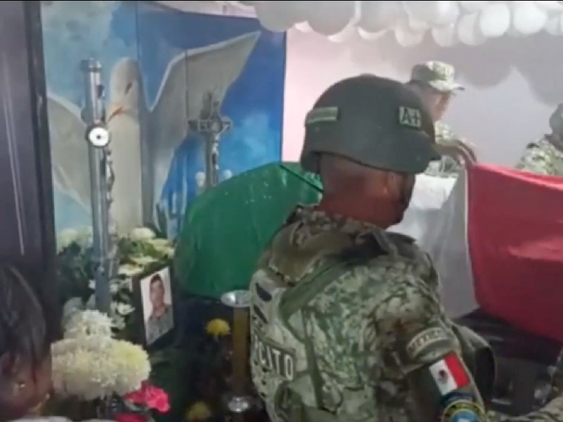 Llega cuerpo de militar poblano, fallecido en Culiacán
