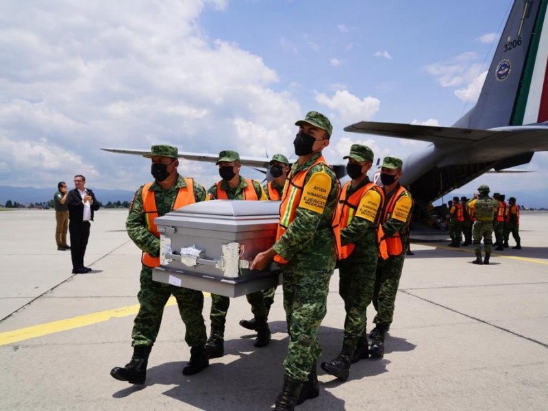 Llega de Texas tercer vuelo con cuerpos de migrantes mexicanos