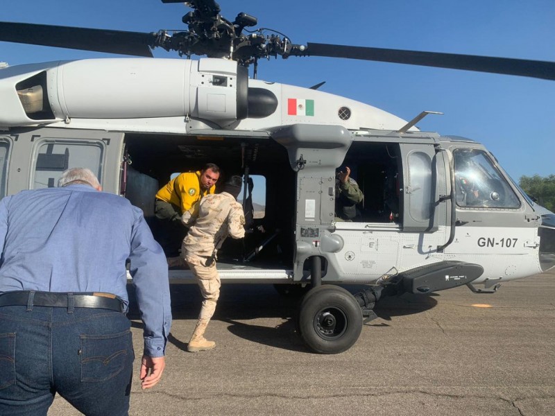 Llega helicóptero a Álamos, transportará a brigadistas