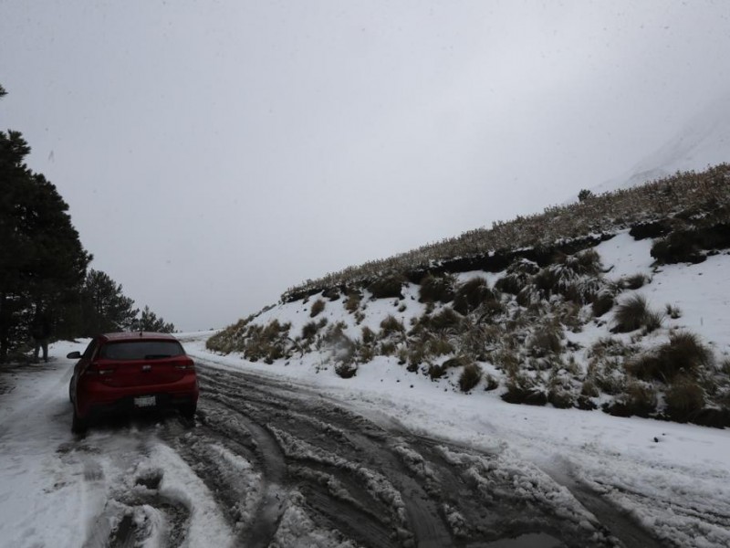 Llega la primer nevada al Xinantecátl