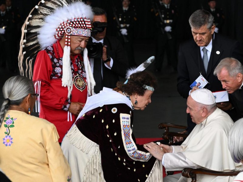 Llega Papa a Canadá, pedirá perdón a indígenas