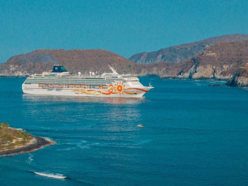 Llega segundo crucero en un mes a Ixtapa-Zihuatanejo