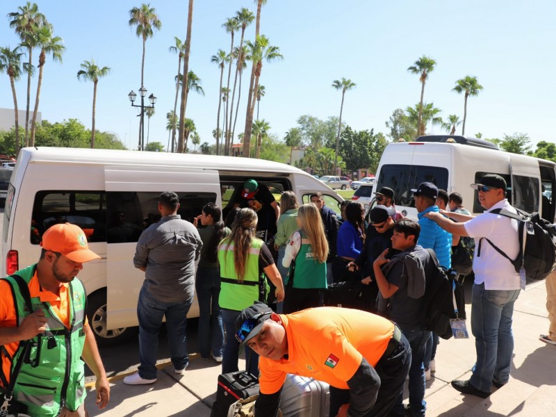 Llegan a Hermosillo sonorenses traídos desde Acapulco, Guerrero