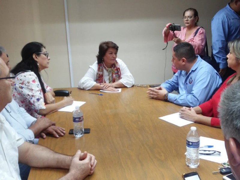 LLegan diputadas a Navojoa por conflicto sindical