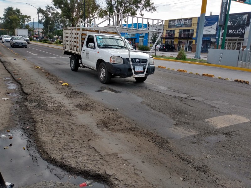 Llegan las lluvias y con ellas los baches en León